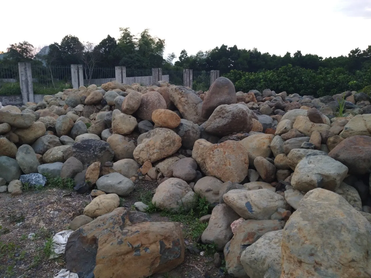 Đá Suối Tự Nhiên 4