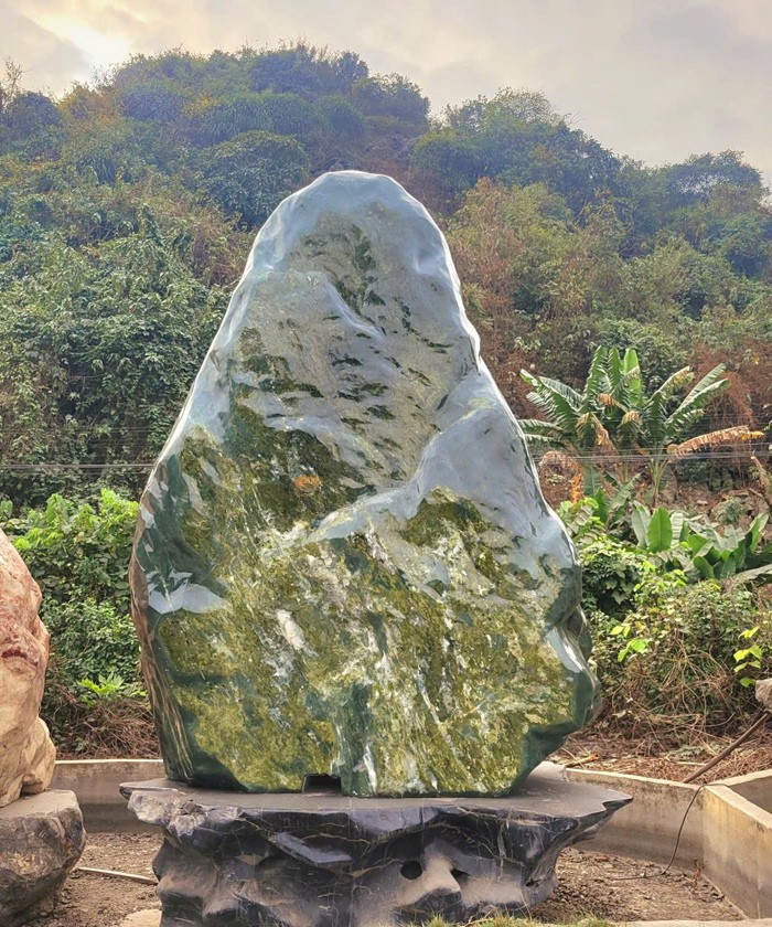 Đá phong thủy sân vườn 2