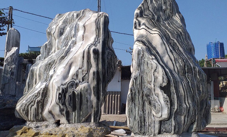 Đá phong thủy sân vườn