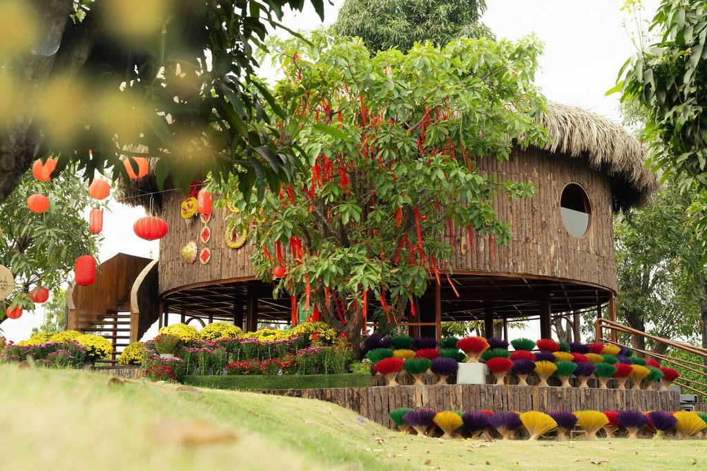 Trang trí tết TAS - The American School 4