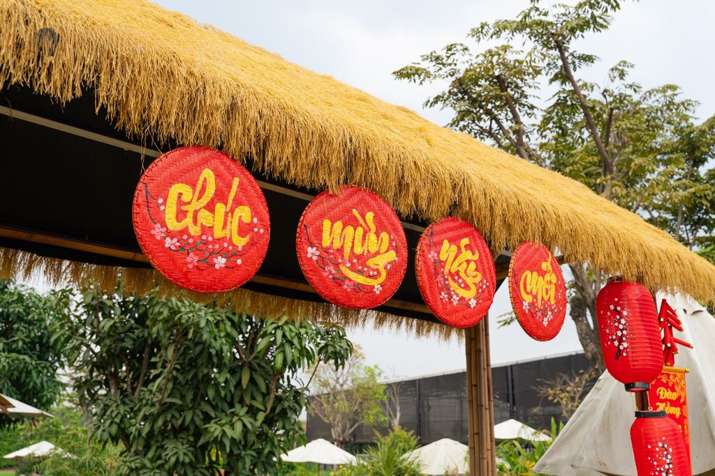 Trang trí tết TAS - The American School 6