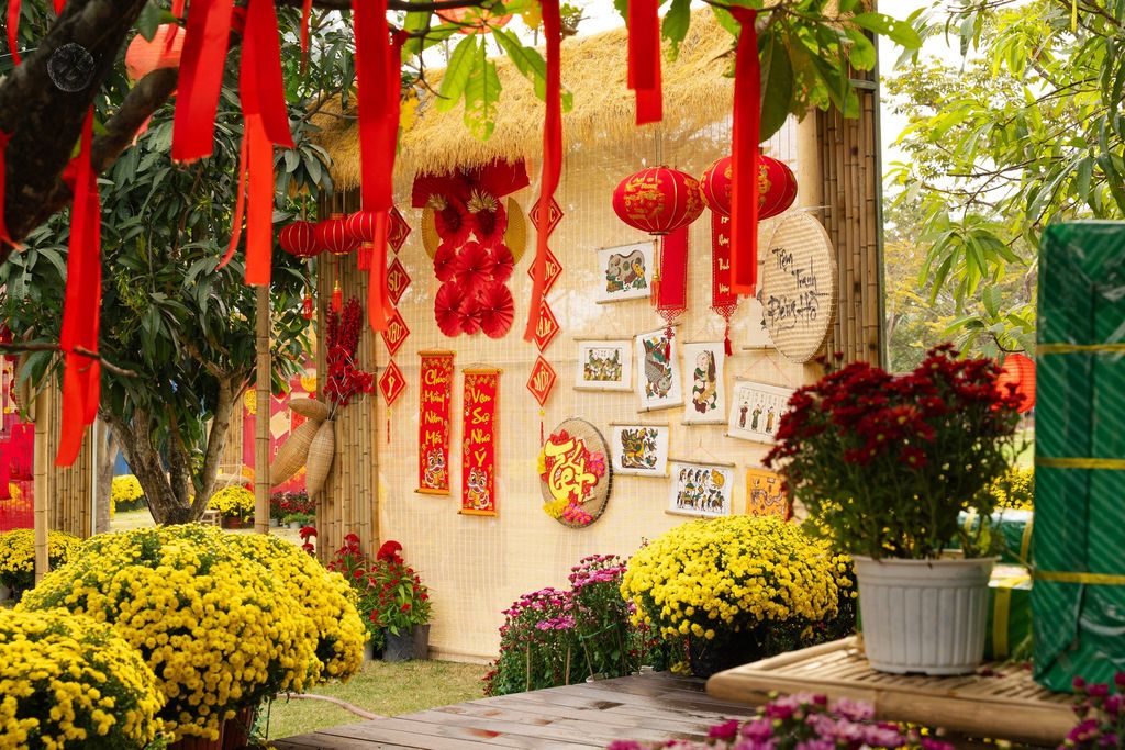 Trang trí tết TAS - The American School 13